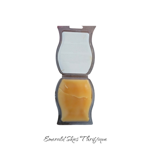 Scentsy peach and white amber wax bar, new - Picture 2 of 4
